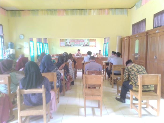 Temu Silaturrahmi oran tua bersama pihak sekolah