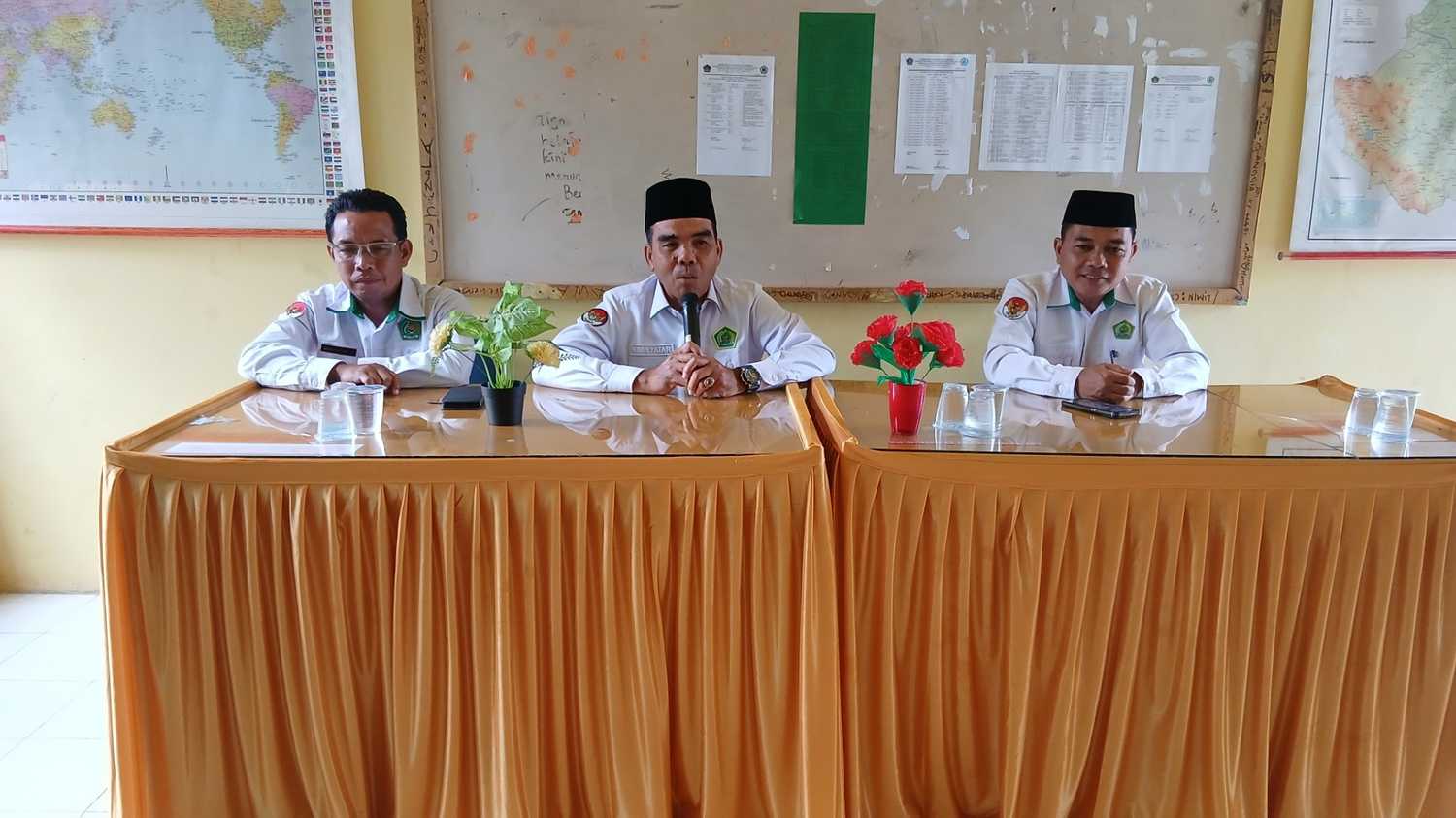 PEMBINAAN ASN MTSN5SAROLANGUN OLEH BAPAK KEMENAG KAB. SAROLANGUN  DRS.H. MUHAMMAD SYATAR
