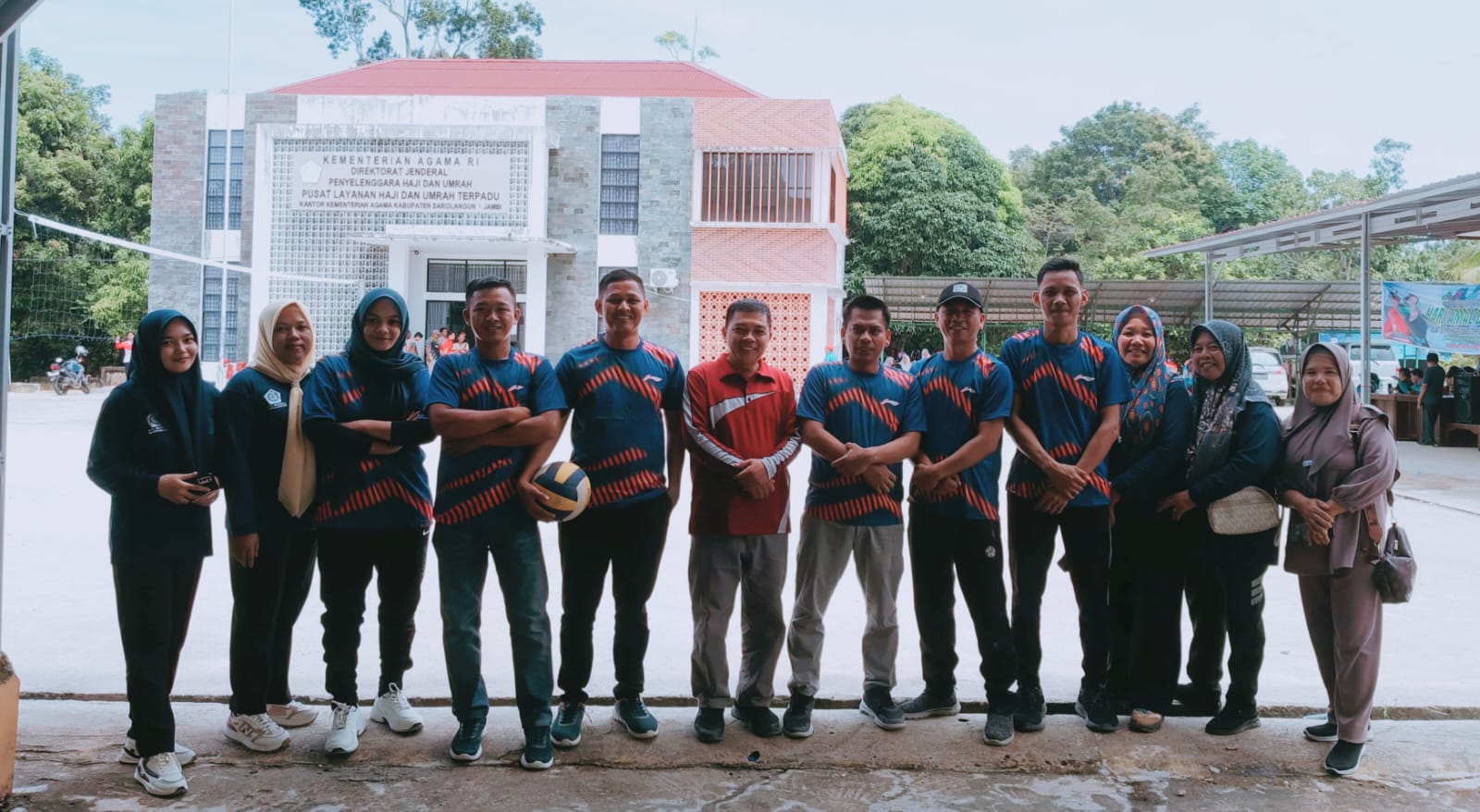 MTSN 5 SAROLANGUN BERPARTISIPASI MEMERIAHKAN (HAB) KEMENAG KE 79 DI KANTOR KEMENTRIAN AGAMA KAB, SAROLANGUN MTSN 5 SAROLANGUN BERPARTISIPASI MEMERIAHKAN (HAB) KEMENAG KE 79 DI KANTOR KEMENTRIAN AGAMA KAB, SAROLANGUN