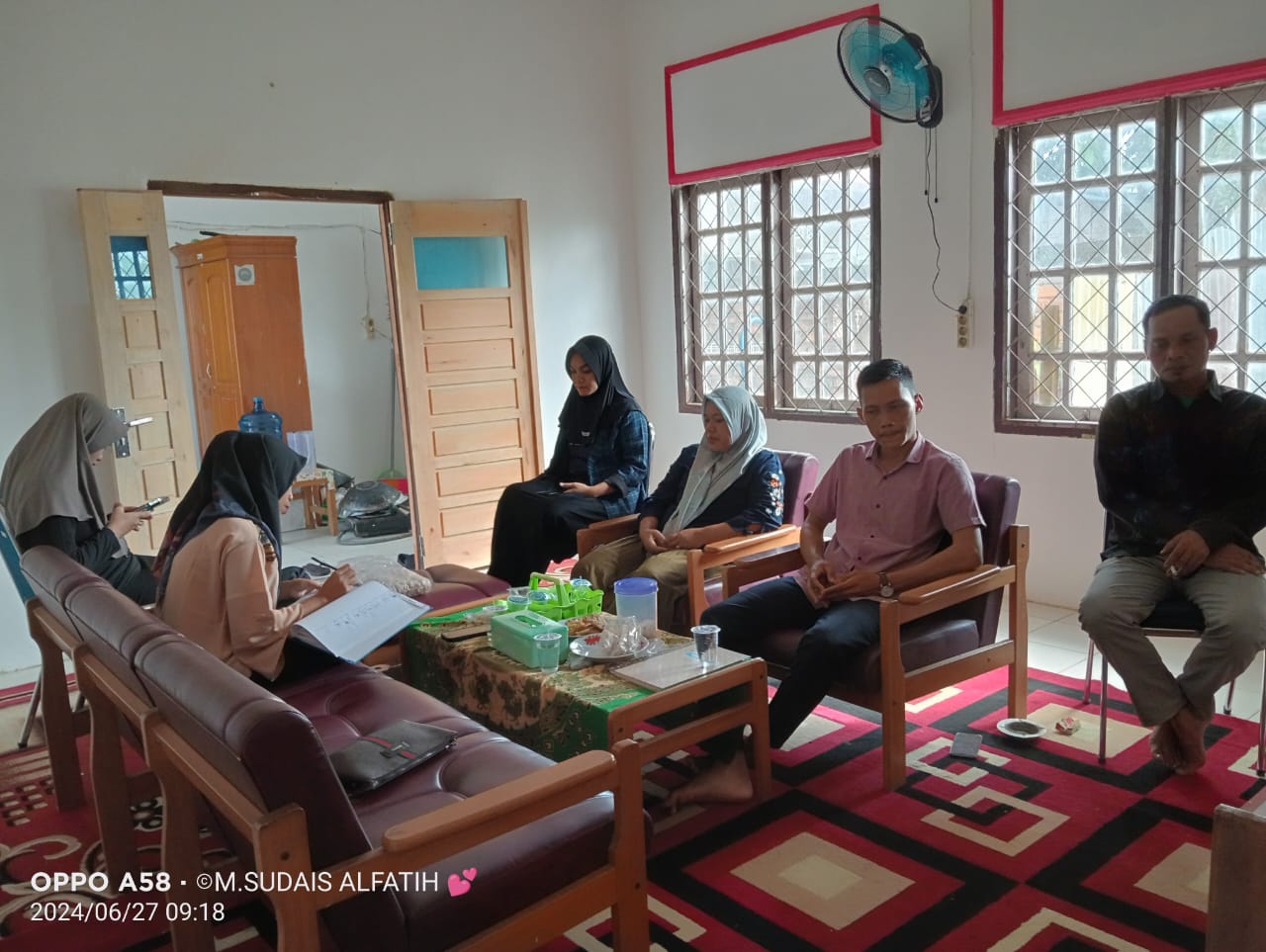 RAPAT KOORDINASI DENGAN STAFF TATA USAHA