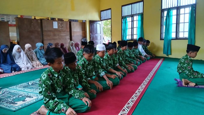 MTsN 5 Sarolangun Rutin Gelar Shalat Dhuha Bersama